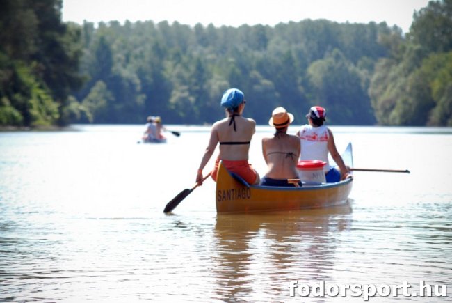 Egyetemisták vízitúrája a Tiszán és az Öreg-Túron