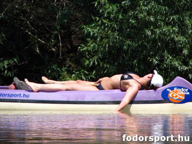 Egyetemisták vízitúrája a Tiszán és az Öreg-Túron