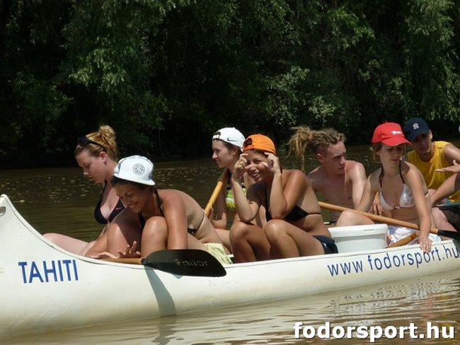 Egyetemisták vízitúrája a Tiszán és az Öreg-Túron